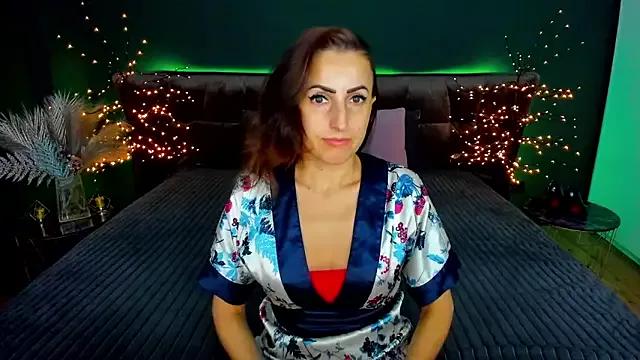 Rebecca_Diamond from StripChat