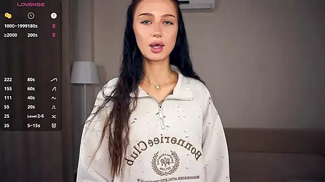RendaBaatz from StripChat is Freechat