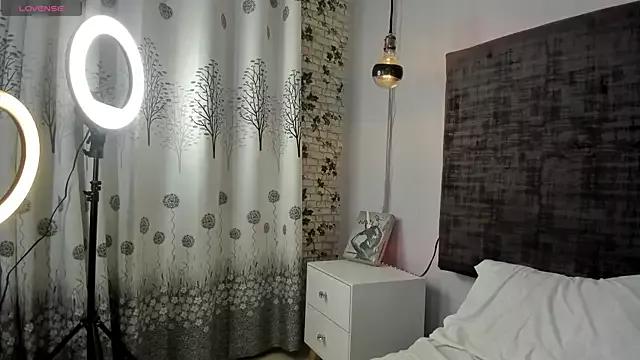 rhianna-coral from StripChat