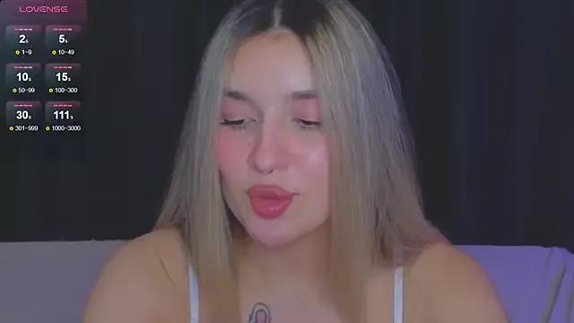 RoxyChill from StripChat