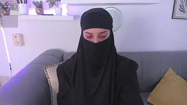 Naked Room salma_arabicc 