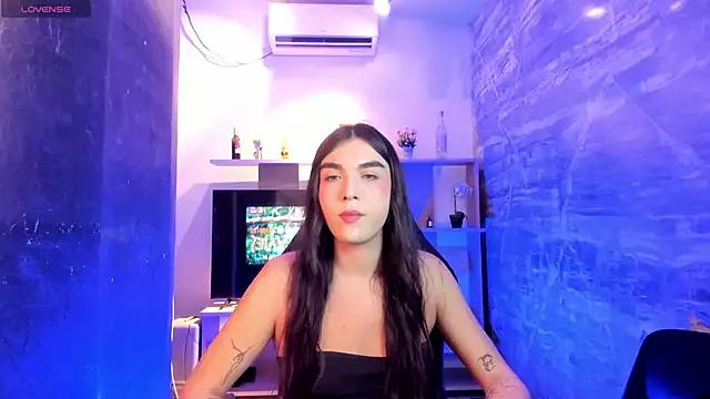 saracaball_ from StripChat