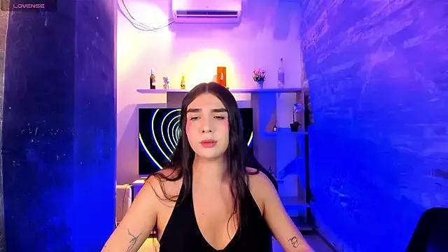 saracaball_ from StripChat