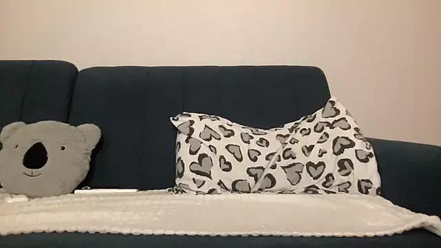Naked Room Sasha__Love 