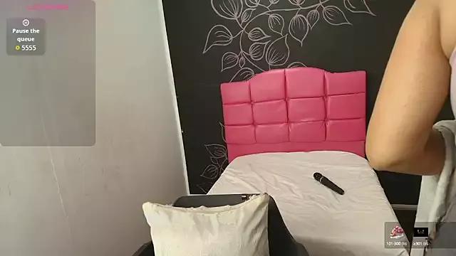 ScarleetJhonsonX from StripChat