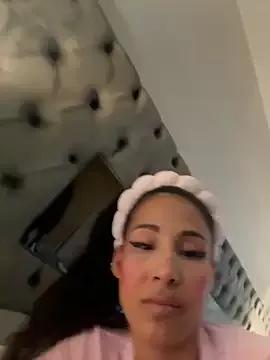 Stella_dauergeil from StripChat is Freechat