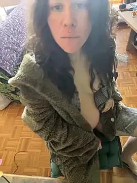 SuzieWanKenobi from StripChat