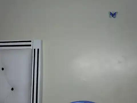 sweet-petite from StripChat