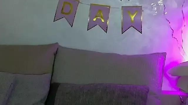 SweetDarling7 from StripChat