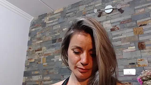 Naked Room tammyandradee 