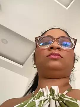 Naked Room Tana_latin 