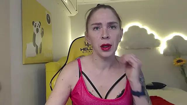 TessaDaybreak from StripChat