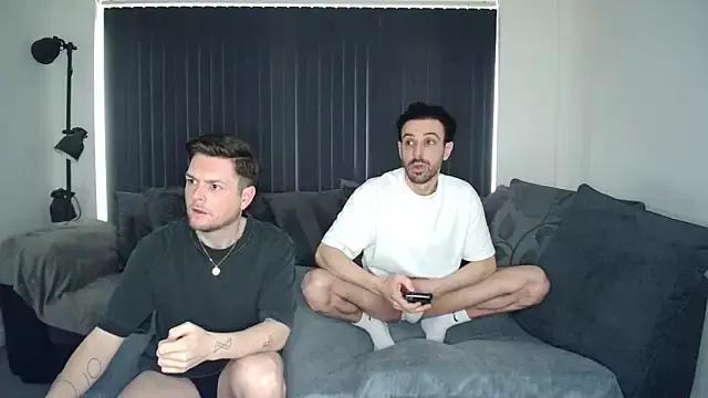 twotwinkhusbandss from StripChat