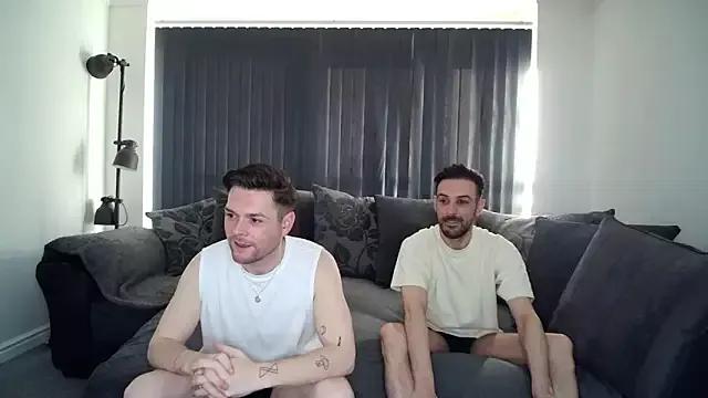 twotwinkhusbandss from StripChat