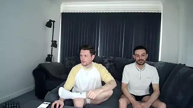 twotwinkhusbandss from StripChat