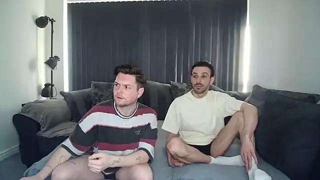 twotwinkhusbandss from StripChat
