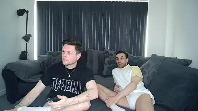 twotwinkhusbandss from StripChat