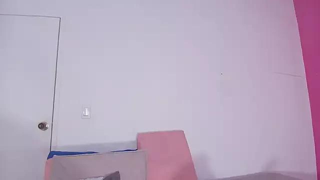 Naked Room veronica_sinner_ 