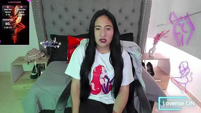 Viviene_Price from StripChat