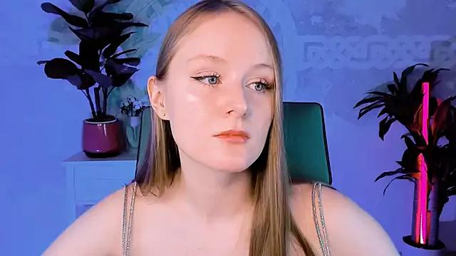 VivienLeeigh from StripChat is Freechat