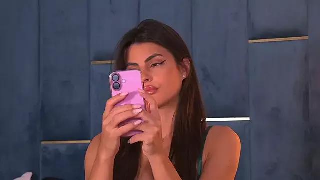 YasminaMoon from StripChat