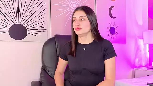 ZaraGold from StripChat