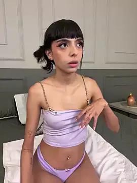 ZaraLuuv from StripChat